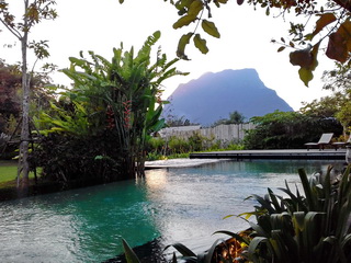 Doi Chiang Dao resort with pool